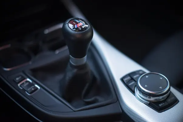 ايزديوار كازينو تطبيق أندرويد/آي أو إس